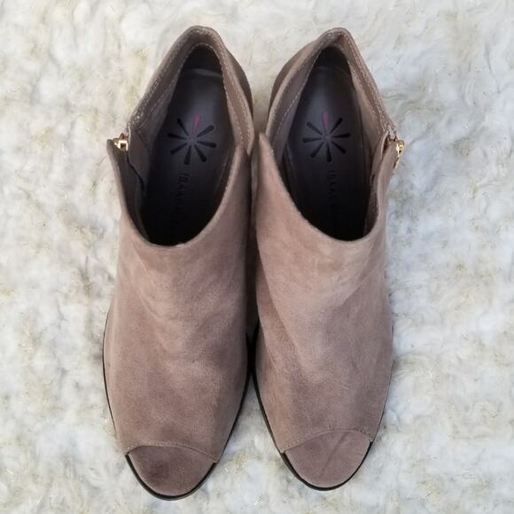 Isaac Mizrahi Live Debbie Boot Size 7.5 Tan Suede Leather Heel Open Toe Side Zip - Picture 12 of 13